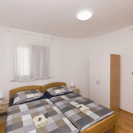 Nada Vendégház Seline