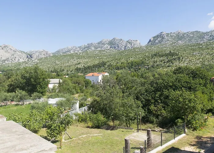 Gostinjska kuća Nada 3*